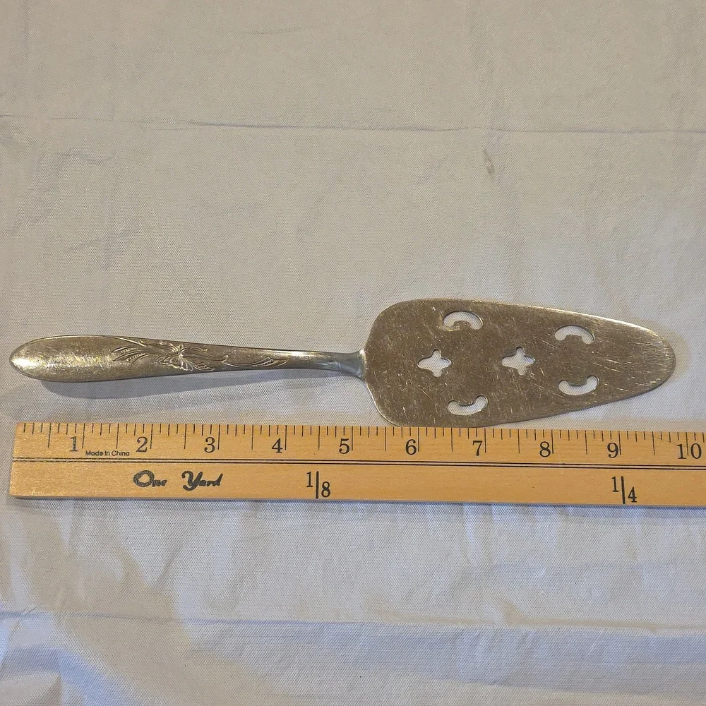 Utica Cutlery Co. Vtg Stainless Steel Silver Cake Pie Server Etched Handle - Picture 5 of 5